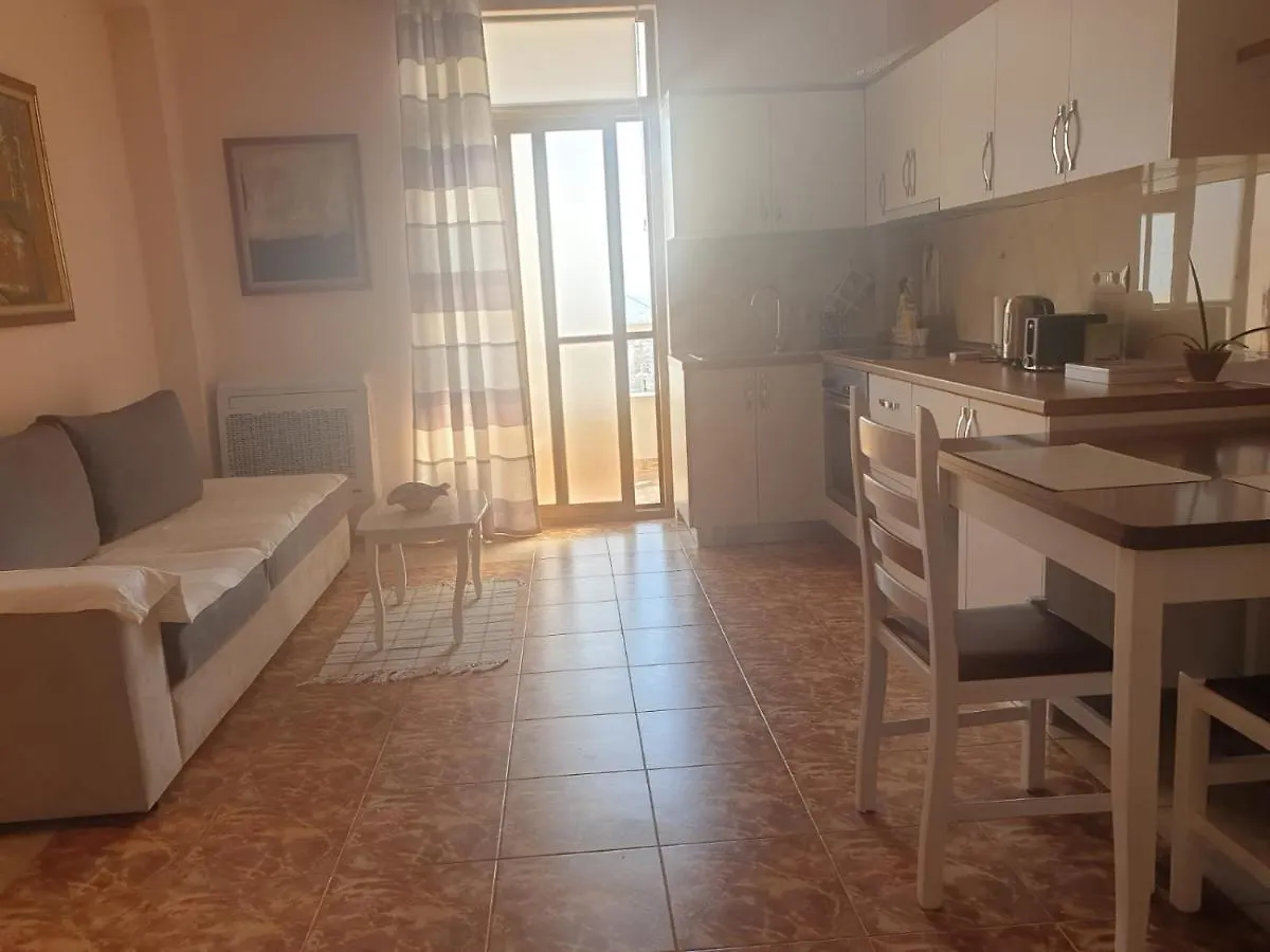 Jozi Kaiser Apartment 4 Durrës
