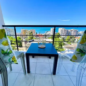 Nostalgic Sea View Appartement